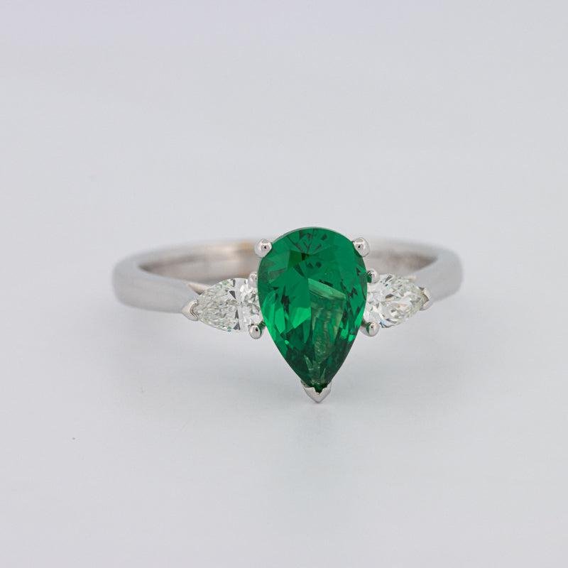 1.10 CT Pearshape Green Emerald Ring - ZIZOV DIAMONDS