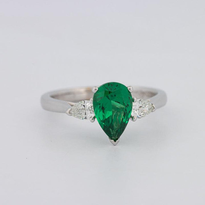 1.10 CT Pearshape Green Emerald Ring - ZIZOV DIAMONDS