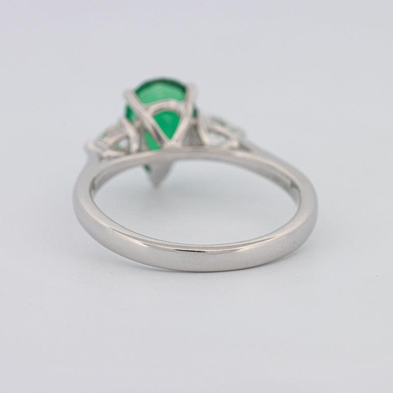 1.10 CT Pearshape Green Emerald Ring - ZIZOV DIAMONDS