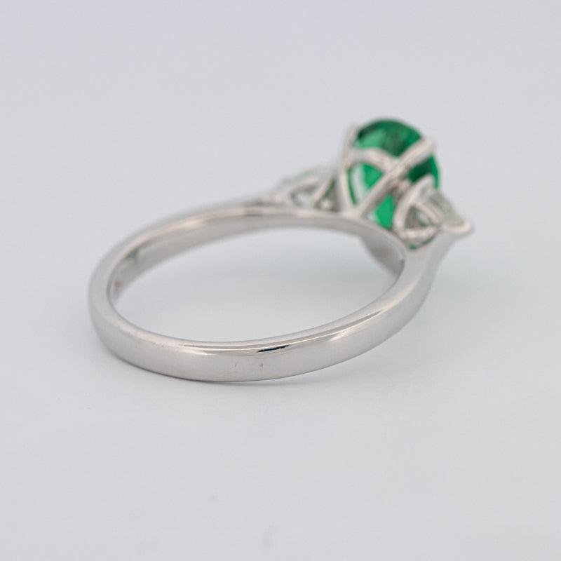 1.10 CT Pearshape Green Emerald Ring - ZIZOV DIAMONDS