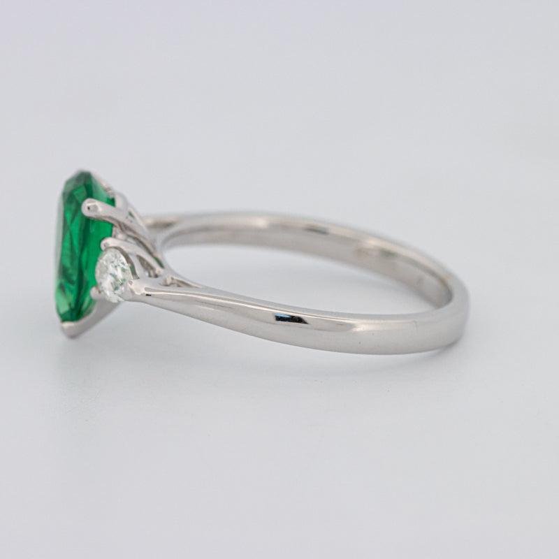 1.10 CT Pearshape Green Emerald Ring - ZIZOV DIAMONDS