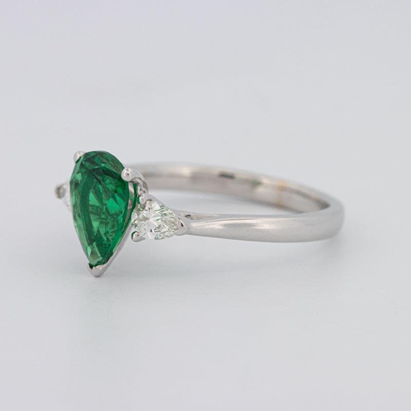 1.10 CT Pearshape Green Emerald Ring - ZIZOV DIAMONDS