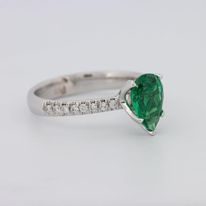 1.20 CT Pearshape Green Emerald Ring - ZIZOV DIAMONDS