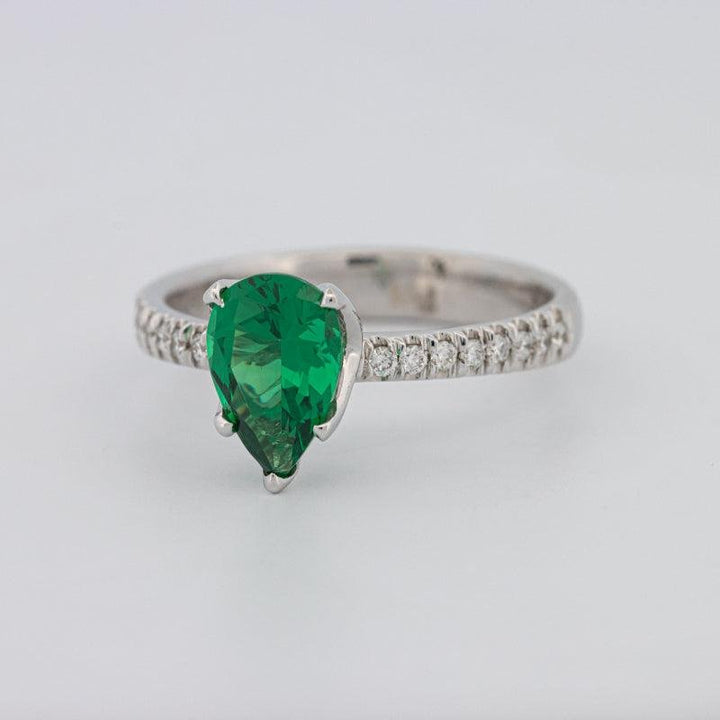 1.20 CT Pearshape Green Emerald Ring - ZIZOV DIAMONDS
