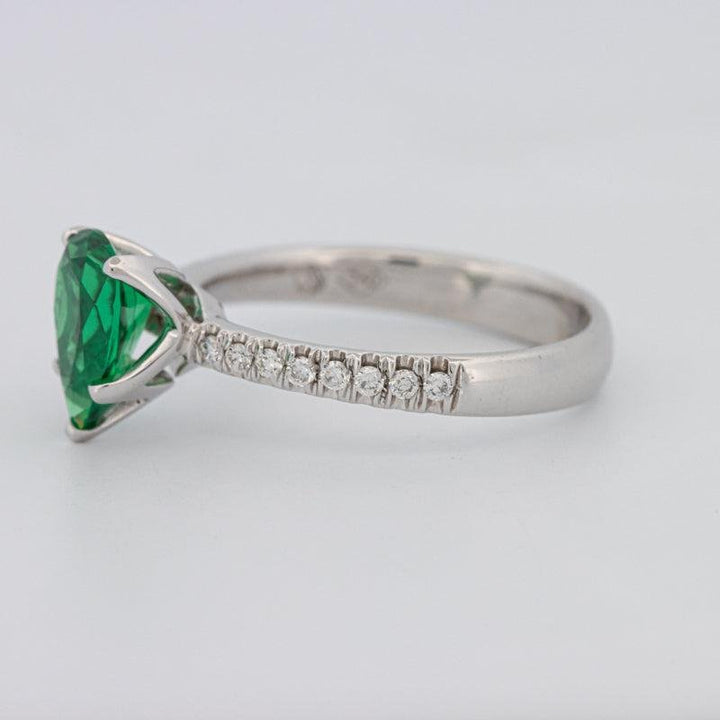 1.20 CT Pearshape Green Emerald Ring - ZIZOV DIAMONDS