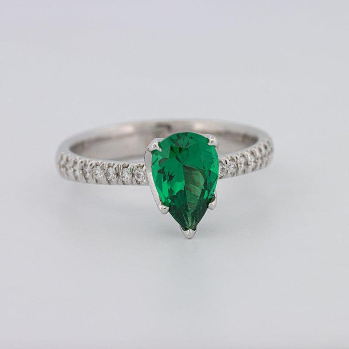1.20 CT Pearshape Green Emerald Ring - ZIZOV DIAMONDS