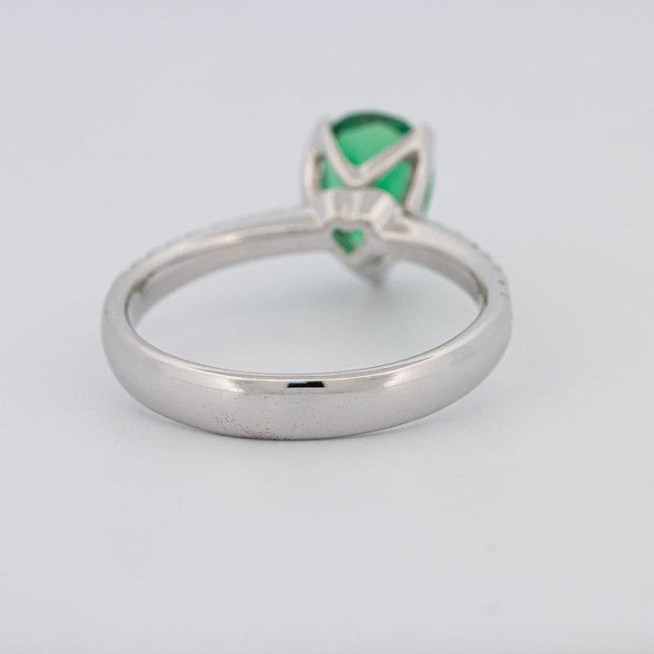 1.20 CT Pearshape Green Emerald Ring - ZIZOV DIAMONDS