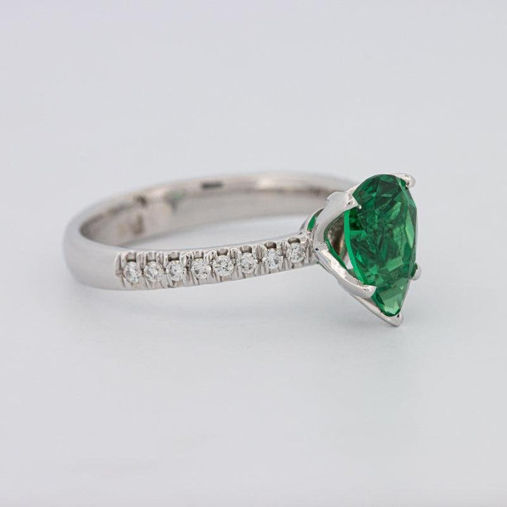 1.20 CT Pearshape Green Emerald Ring - ZIZOV DIAMONDS