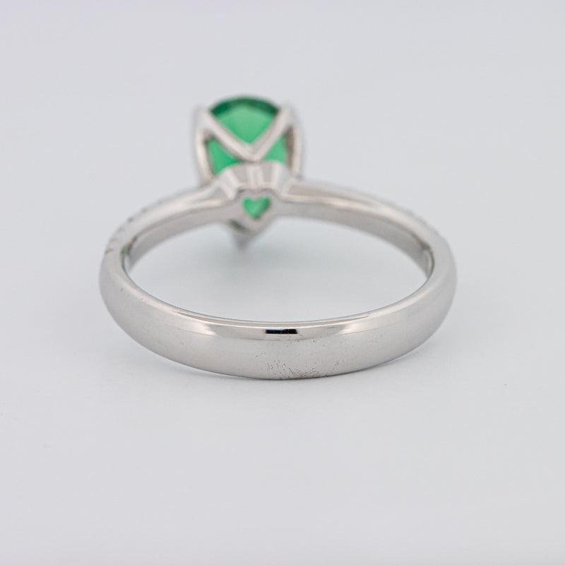 1.20 CT Pearshape Green Emerald Ring - ZIZOV DIAMONDS
