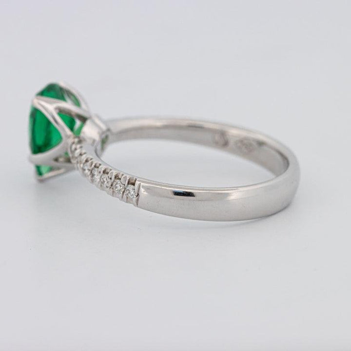 1.20 CT Pearshape Green Emerald Ring - ZIZOV DIAMONDS