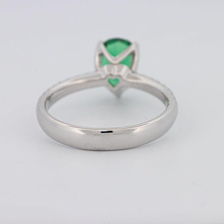 1.20 CT Pearshape Green Emerald Ring - ZIZOV DIAMONDS