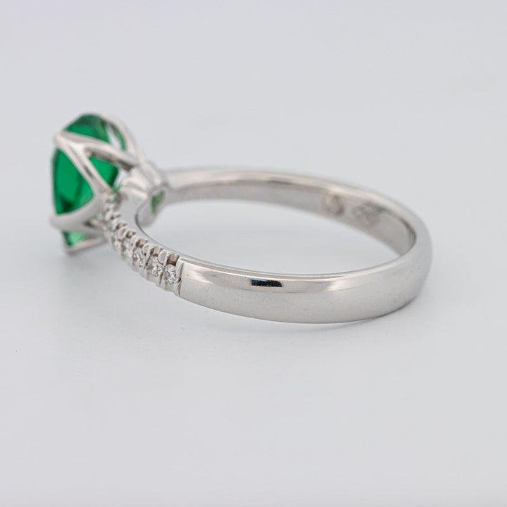 1.20 CT Pearshape Green Emerald Ring - ZIZOV DIAMONDS