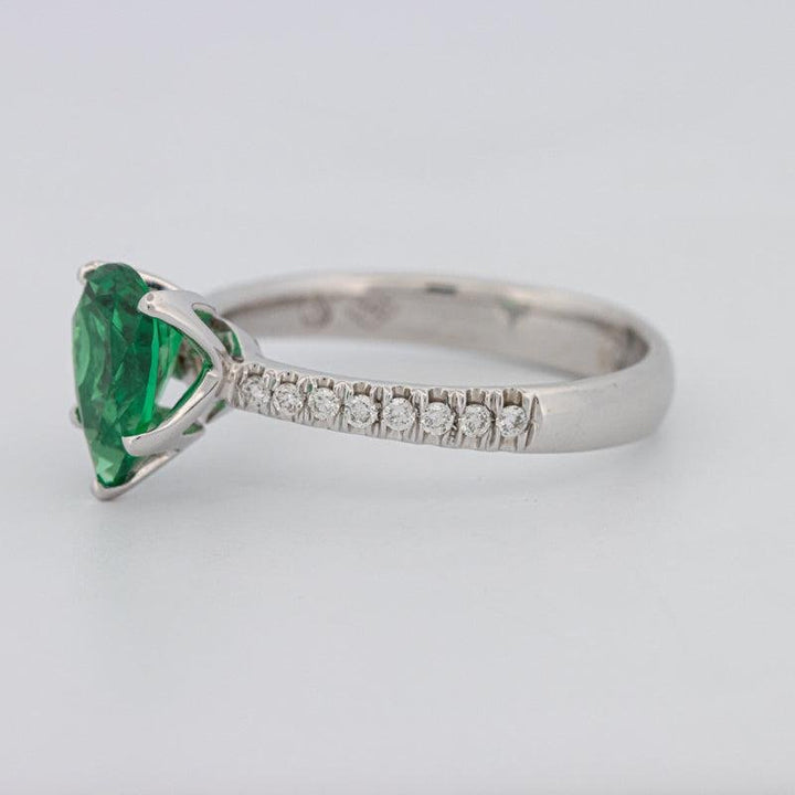 1.20 CT Pearshape Green Emerald Ring - ZIZOV DIAMONDS