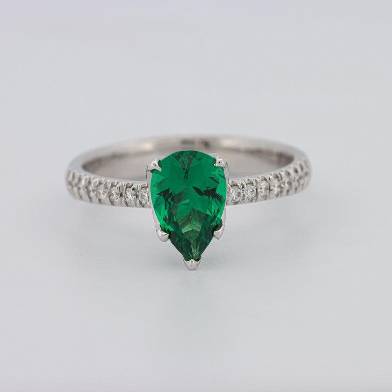 1.20 CT Pearshape Green Emerald Ring - ZIZOV DIAMONDS