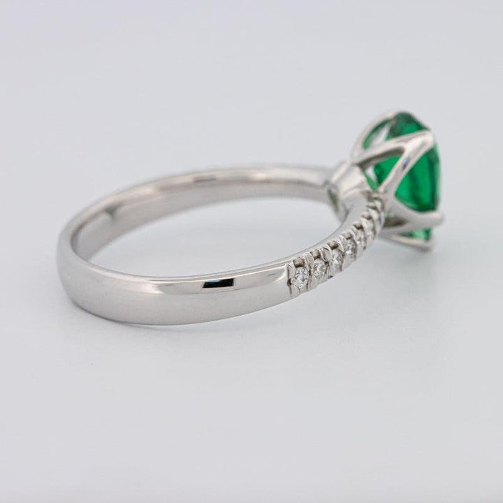 1.20 CT Pearshape Green Emerald Ring - ZIZOV DIAMONDS