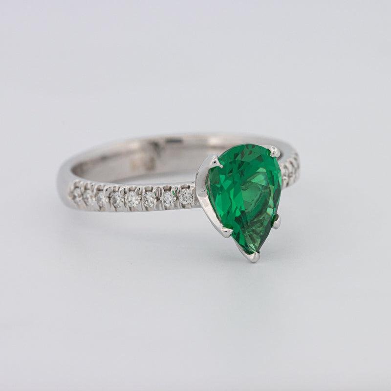 1.20 CT Pearshape Green Emerald Ring - ZIZOV DIAMONDS