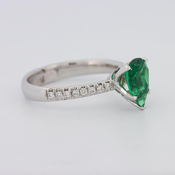 1.20 CT Pearshape Green Emerald Ring - ZIZOV DIAMONDS