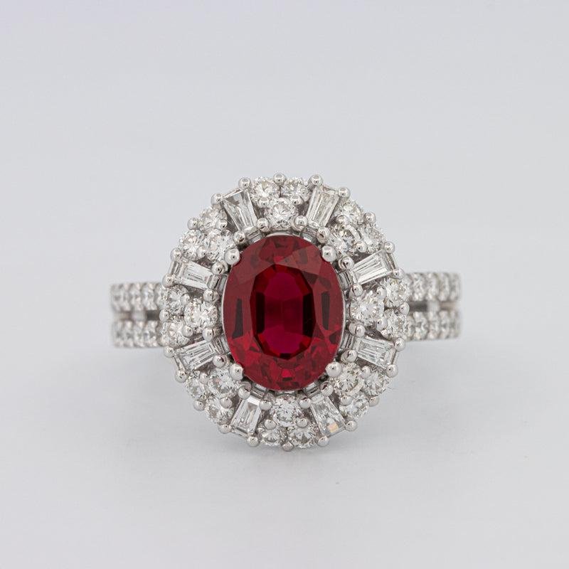 1,30 CT Oval Red Ruby Halo Ring