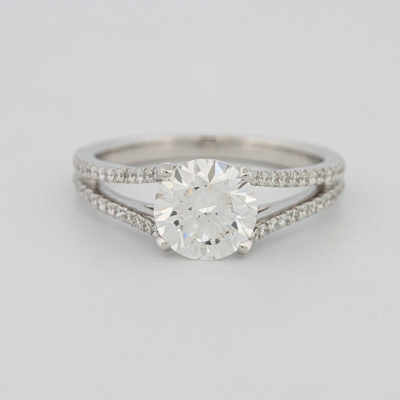 Anel Dividido com Pavé e Solitário Redondo de 1.70 CT (LG)