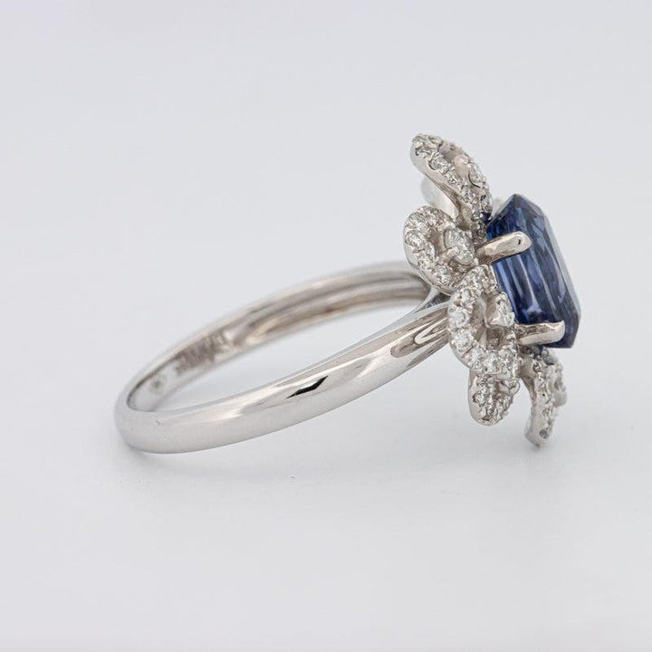 1.80 CT Oval Blue Sapphire Flower Ring - ZIZOV DIAMONDS