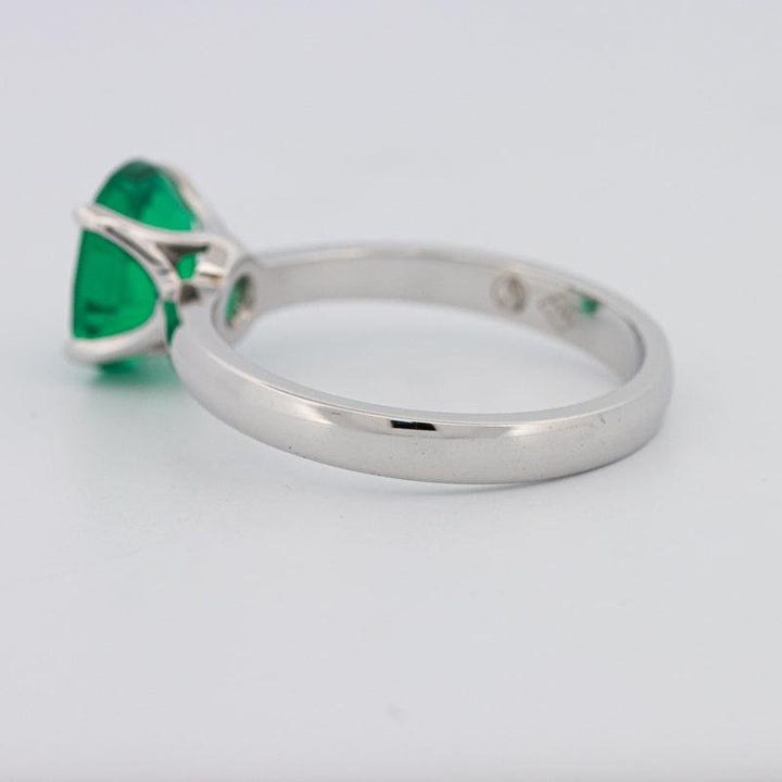 1.90 CT Oval Green Emerald Ring - ZIZOV DIAMONDS