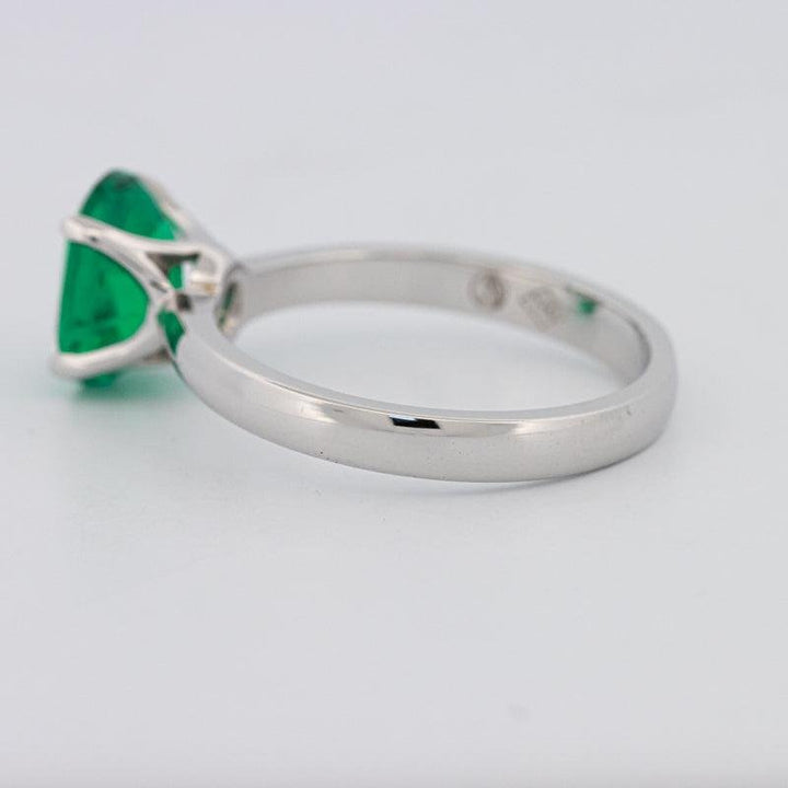 1.90 CT Oval Green Emerald Ring - ZIZOV DIAMONDS