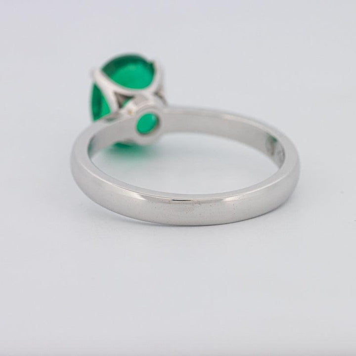1.90 CT Oval Green Emerald Ring - ZIZOV DIAMONDS