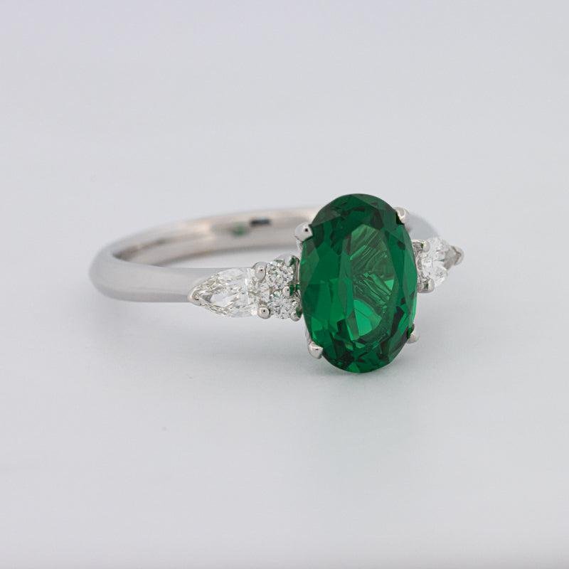 2 CT Oval Green Emerald Ring - ZIZOV DIAMONDS