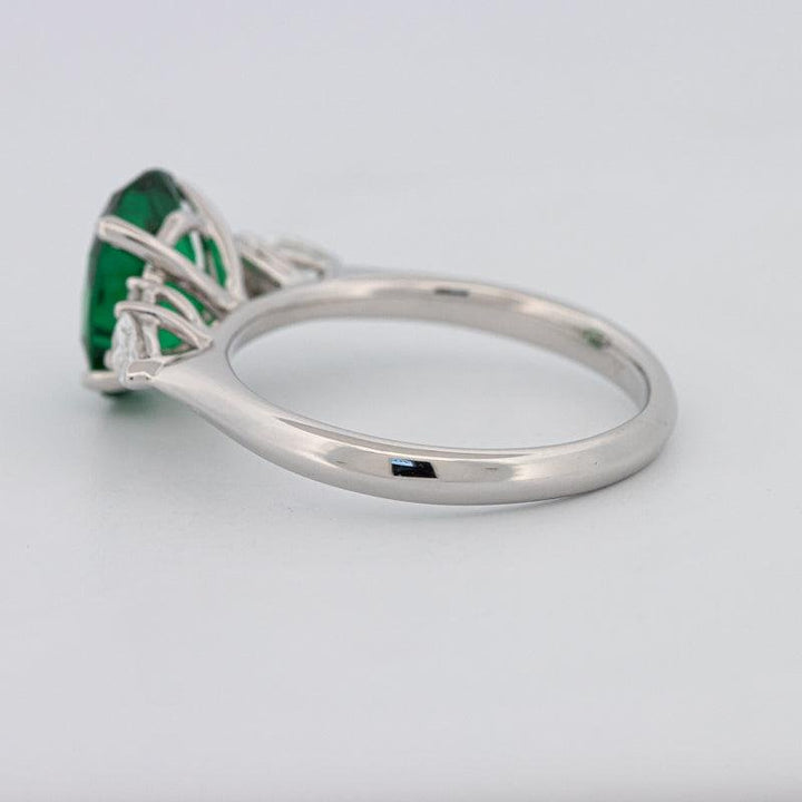 2 CT Oval Green Emerald Ring - ZIZOV DIAMONDS