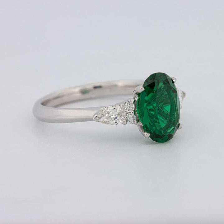 2 CT Oval Green Emerald Ring - ZIZOV DIAMONDS