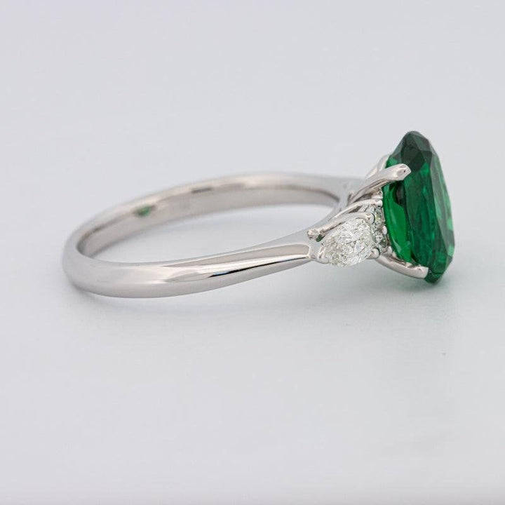 2 CT Oval Green Emerald Ring - ZIZOV DIAMONDS