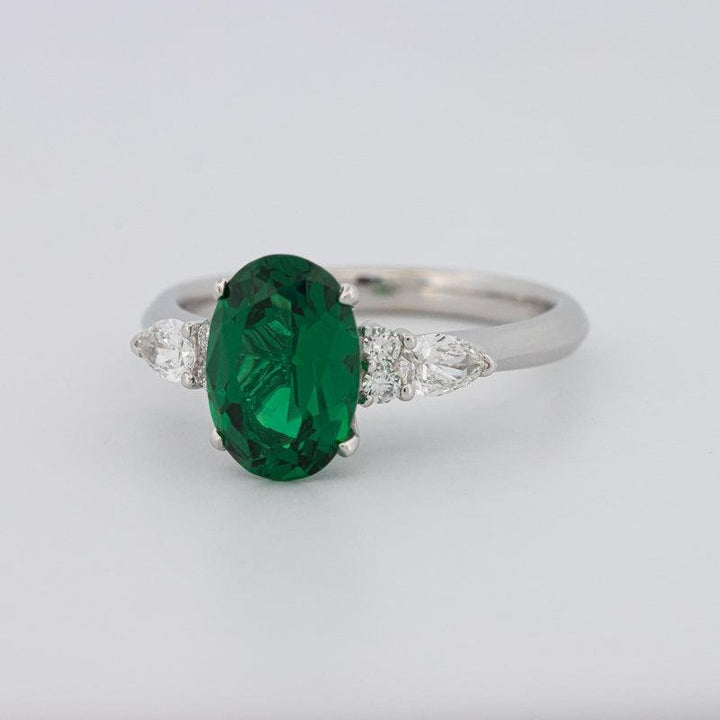 2 CT Oval Green Emerald Ring - ZIZOV DIAMONDS