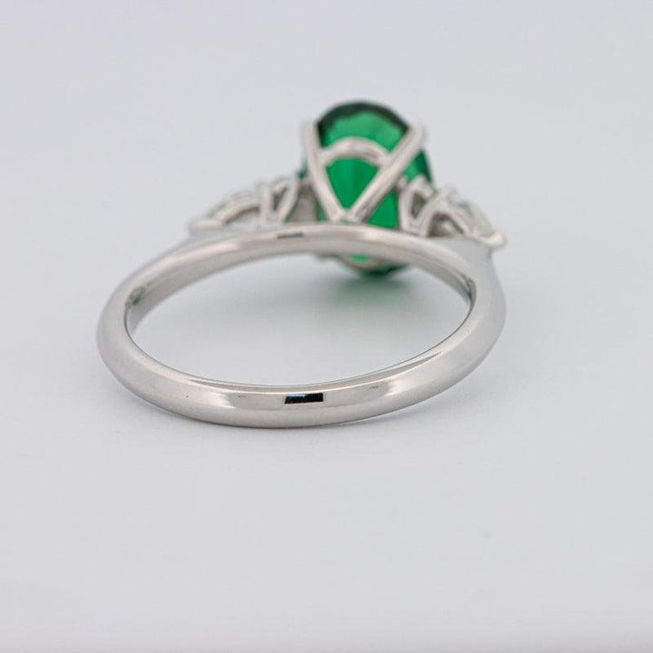 2 CT Oval Green Emerald Ring - ZIZOV DIAMONDS