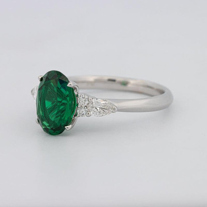 2 CT Oval Green Emerald Ring - ZIZOV DIAMONDS