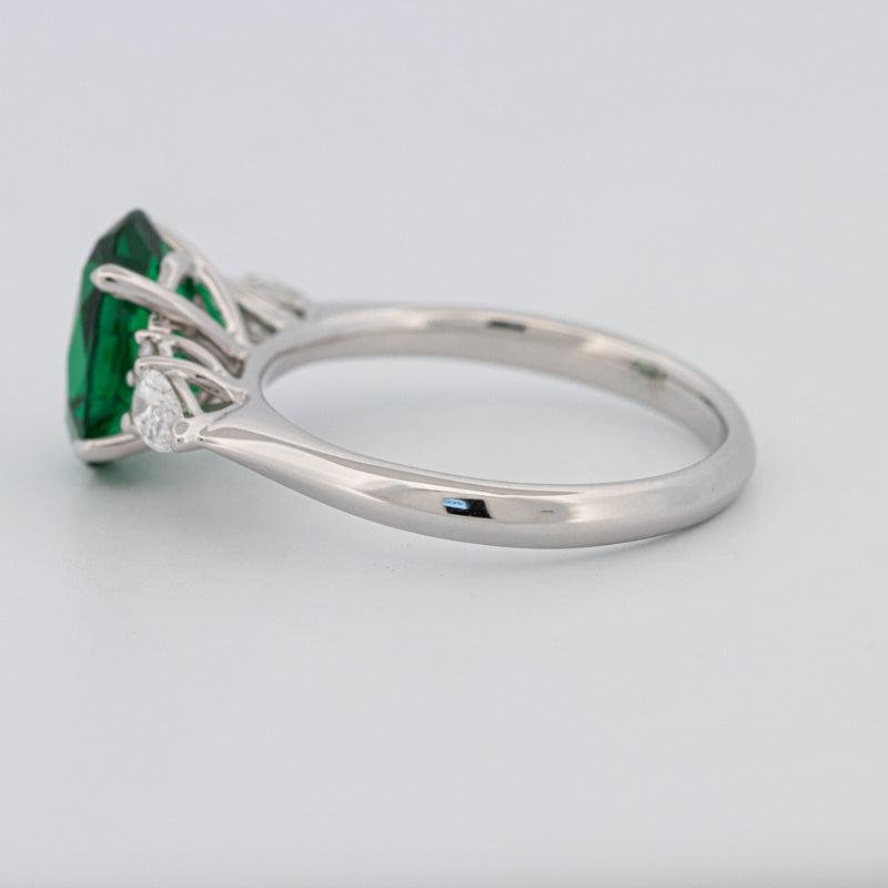 2 CT Oval Green Emerald Ring - ZIZOV DIAMONDS
