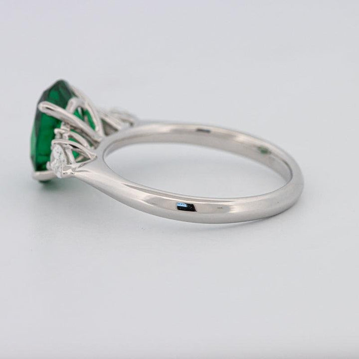 2 CT Oval Green Emerald Ring - ZIZOV DIAMONDS