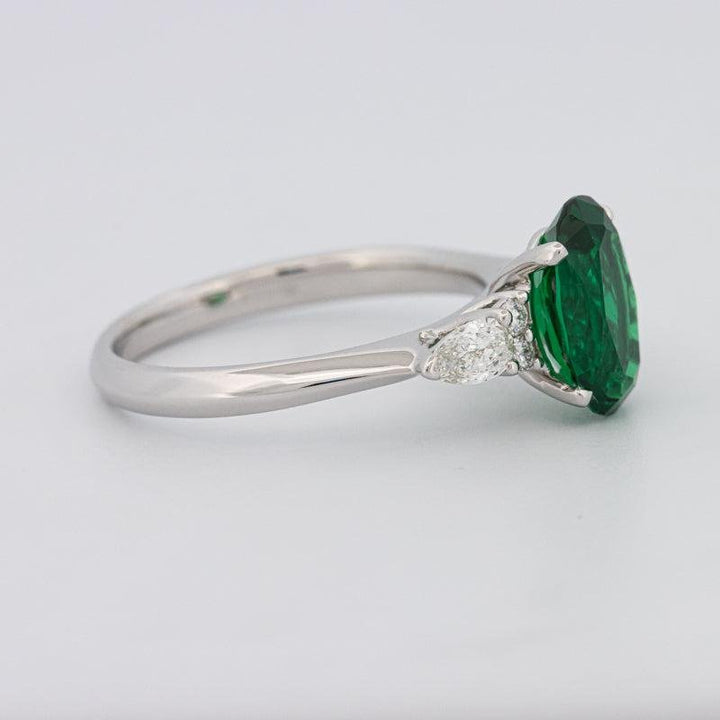 2 CT Oval Green Emerald Ring - ZIZOV DIAMONDS