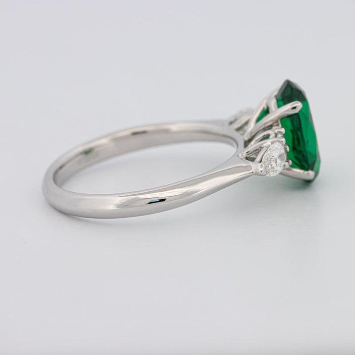 2 CT Oval Green Emerald Ring - ZIZOV DIAMONDS