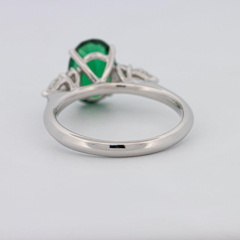 2 CT Oval Green Emerald Ring - ZIZOV DIAMONDS