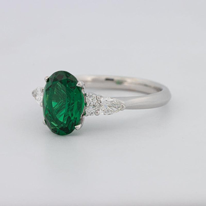 2 CT Oval Green Emerald Ring - ZIZOV DIAMONDS