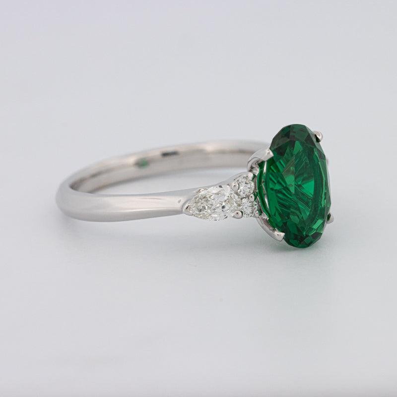 2 CT Oval Green Emerald Ring - ZIZOV DIAMONDS