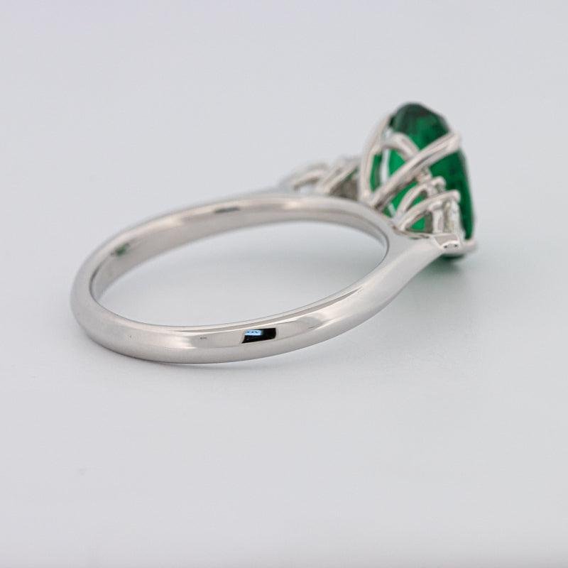2 CT Oval Green Emerald Ring - ZIZOV DIAMONDS