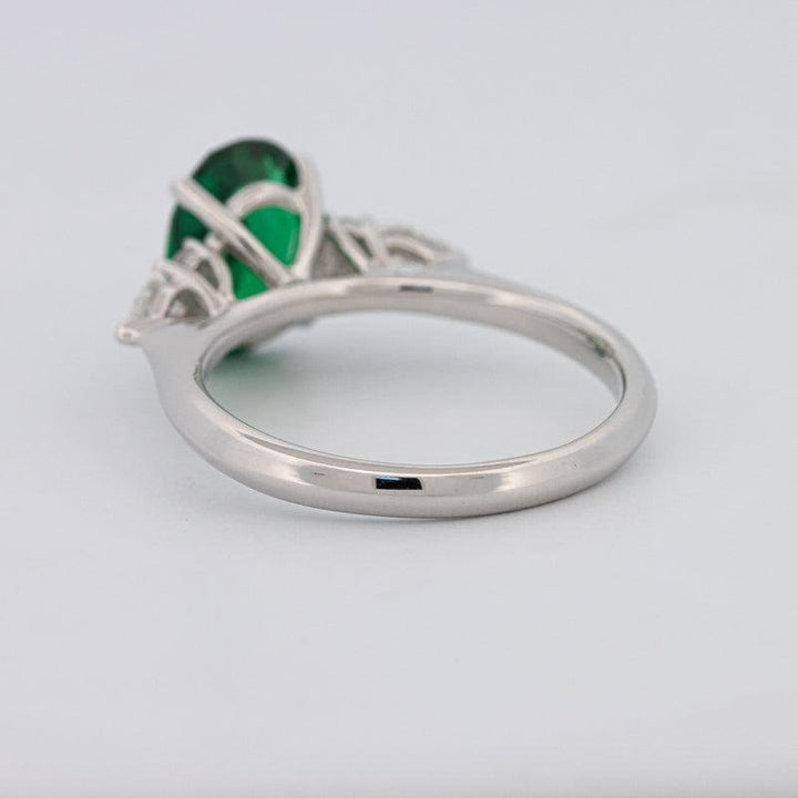 2 CT Oval Green Emerald Ring - ZIZOV DIAMONDS
