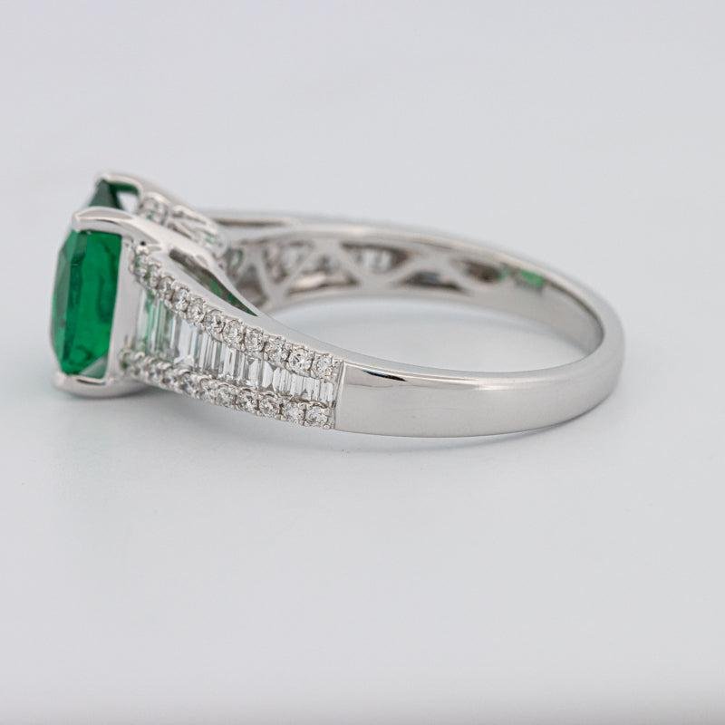2 CT Square Radiant Green Emerald with Baguettes - ZIZOV DIAMONDS