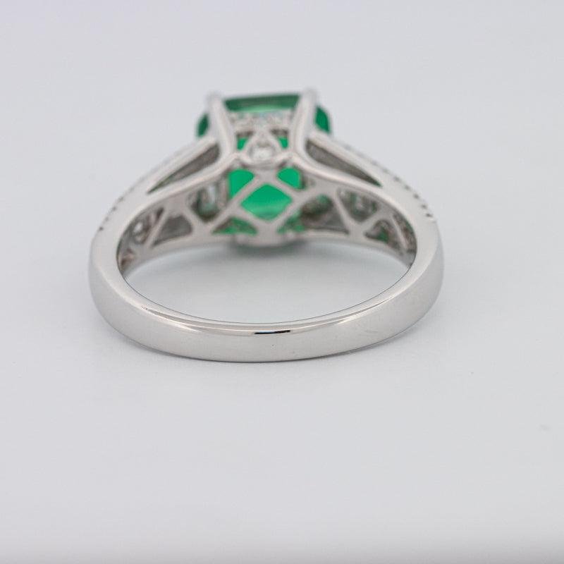 2 CT Square Radiant Green Emerald with Baguettes - ZIZOV DIAMONDS