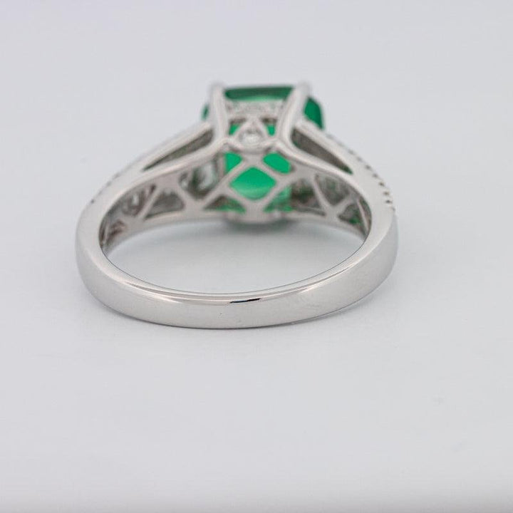 2 CT Square Radiant Green Emerald with Baguettes - ZIZOV DIAMONDS