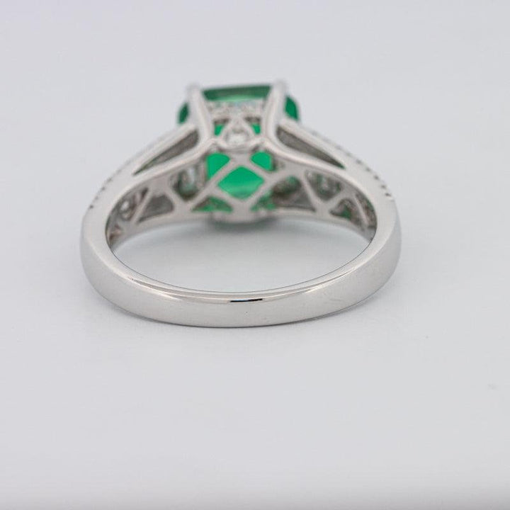 2 CT Square Radiant Green Emerald with Baguettes - ZIZOV DIAMONDS