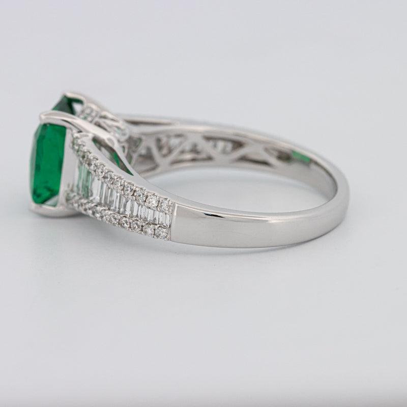 2 CT Square Radiant Green Emerald with Baguettes - ZIZOV DIAMONDS