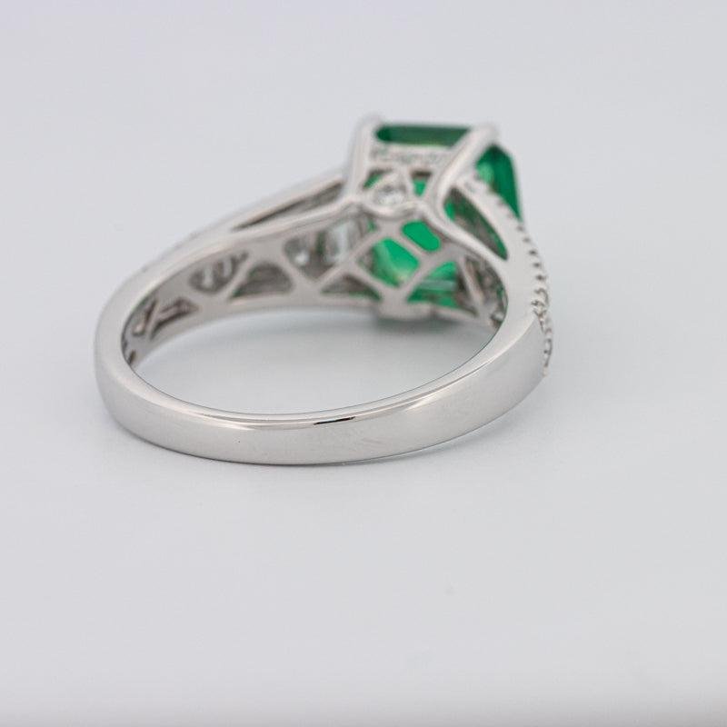 2 CT Square Radiant Green Emerald with Baguettes - ZIZOV DIAMONDS