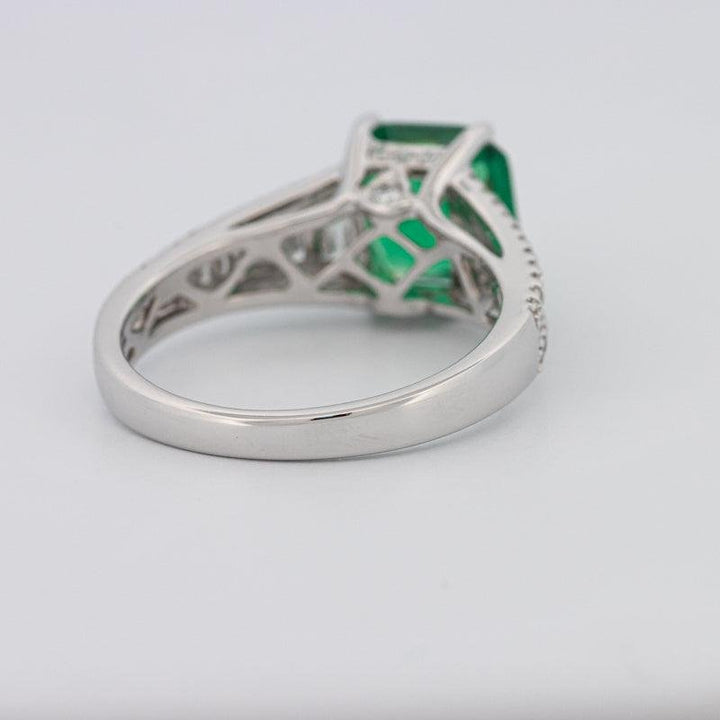 2 CT Square Radiant Green Emerald with Baguettes - ZIZOV DIAMONDS